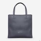 
                             Чудова дуже зручна  сумка виготовлена українським брендом ТМ "LucheRino". Під час пошиття використовується високоякісний шкірзамінник та дуже надійна міцна підкладка. Дві короткі ручки та наявний довгий знімний регульований ремінець.