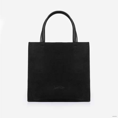 Красива сумка від українського виробника ТМ "LucheRino". Сумка виготовлена з високоякісного шкірзамінника та надійної міцної підкладки.