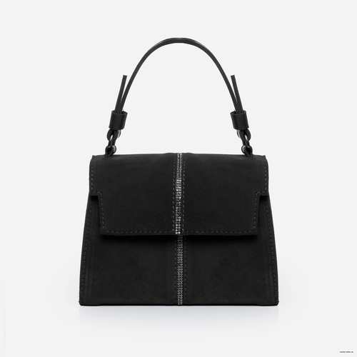 Сумка українського бренду ТМ  "Lucherino" стане хорошим придбанням не на один рік.  Невелика жіноча сумочка виготовлена з високоякісного шкірзамінника та якісної надійної фурнітури в кольорі - нікель. Одне відділення з однією кишенею на застібці.