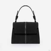 
                             Сумка українського бренду ТМ  "Lucherino" стане хорошим придбанням не на один рік.  Невелика жіноча сумочка виготовлена з високоякісного шкірзамінника та якісної надійної фурнітури в кольорі - нікель. Одне відділення з однією кишенею на застібці.