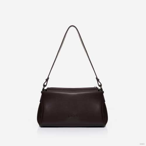 Оригінальна сумка з трьома відділеннями представлена українським брендом ТМ "Lucherino". Виготовлена з високоякісного шкірозамінника та надійної текстильної підкладки.